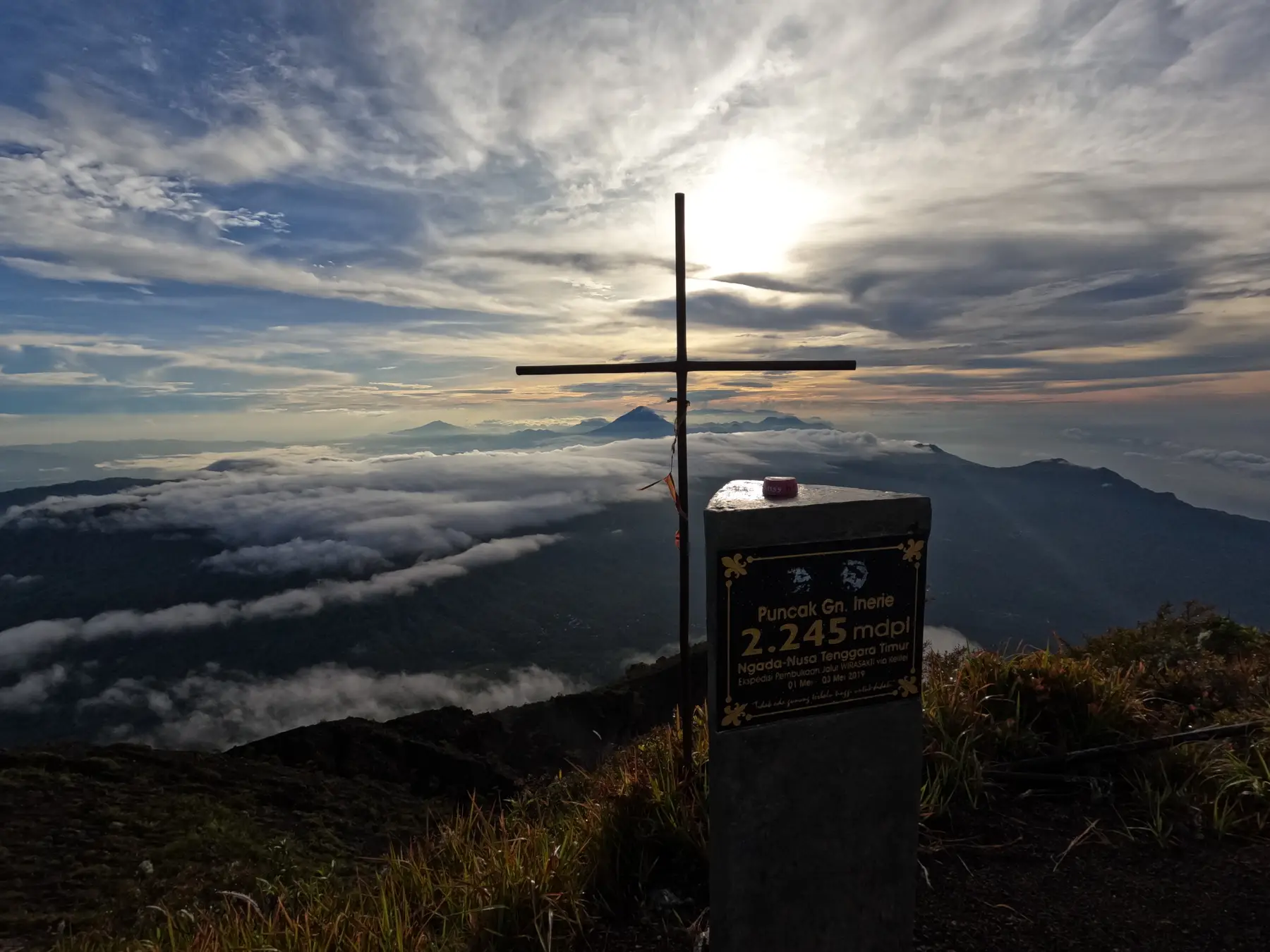 Volcanoes in Indonesia, photograph 11
